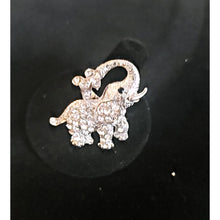 Load image into Gallery viewer, Elephant rhinestone gold ring
