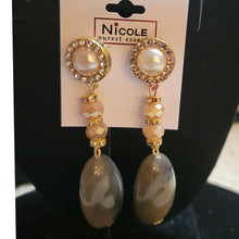 Load image into Gallery viewer, Stone w/bead &amp; accents earrings
