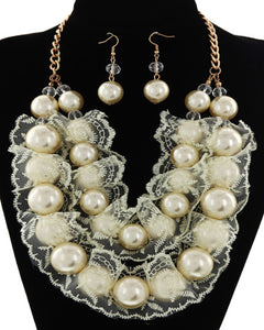 Pressure pearl necklace set